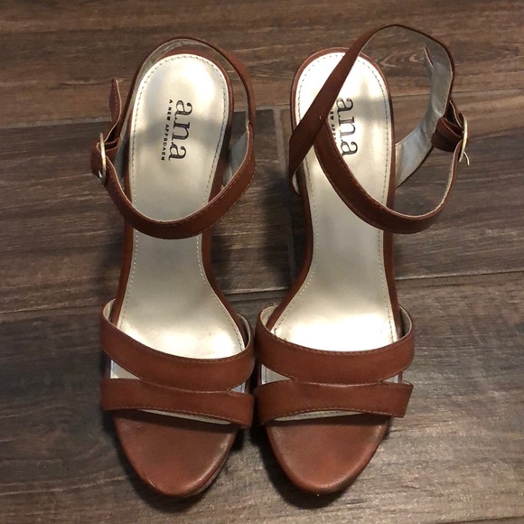 ANA Brown Heels - Picture 3 of 3